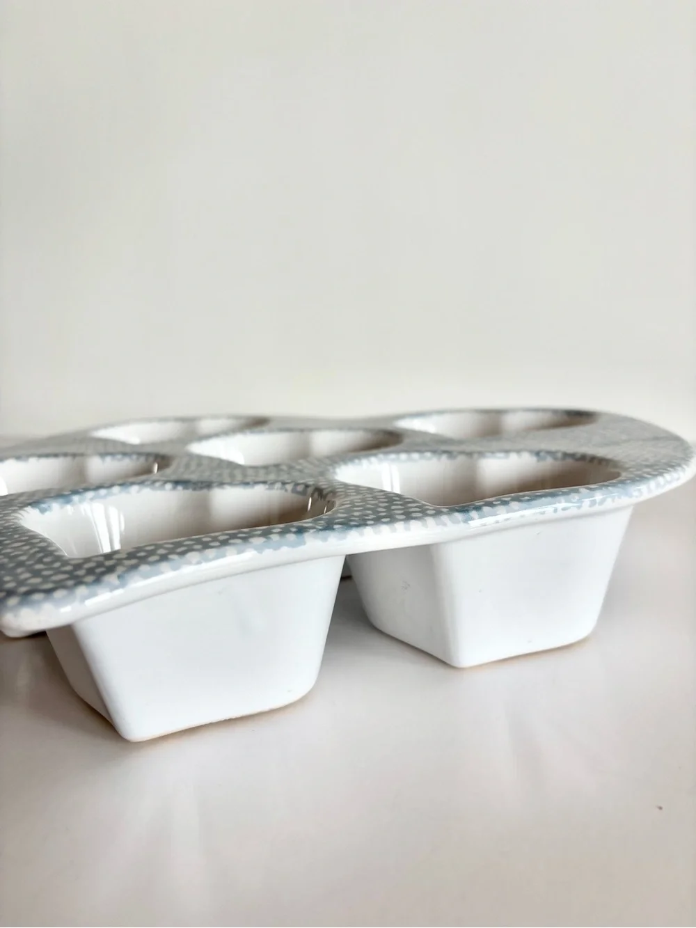Vintage Spongeware Heart-Shaped Ceramic Muffin Cupcake Baker